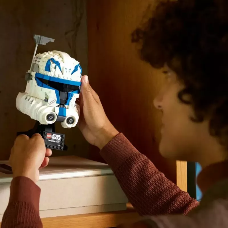 Buildable display helmet LEGO Star Wars Captain Rex 75349 — 854 pieces, adult collectible (18+)