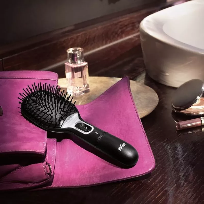 Paddle hairbrush BRAUN BR710 for adults, black and green, 175 g