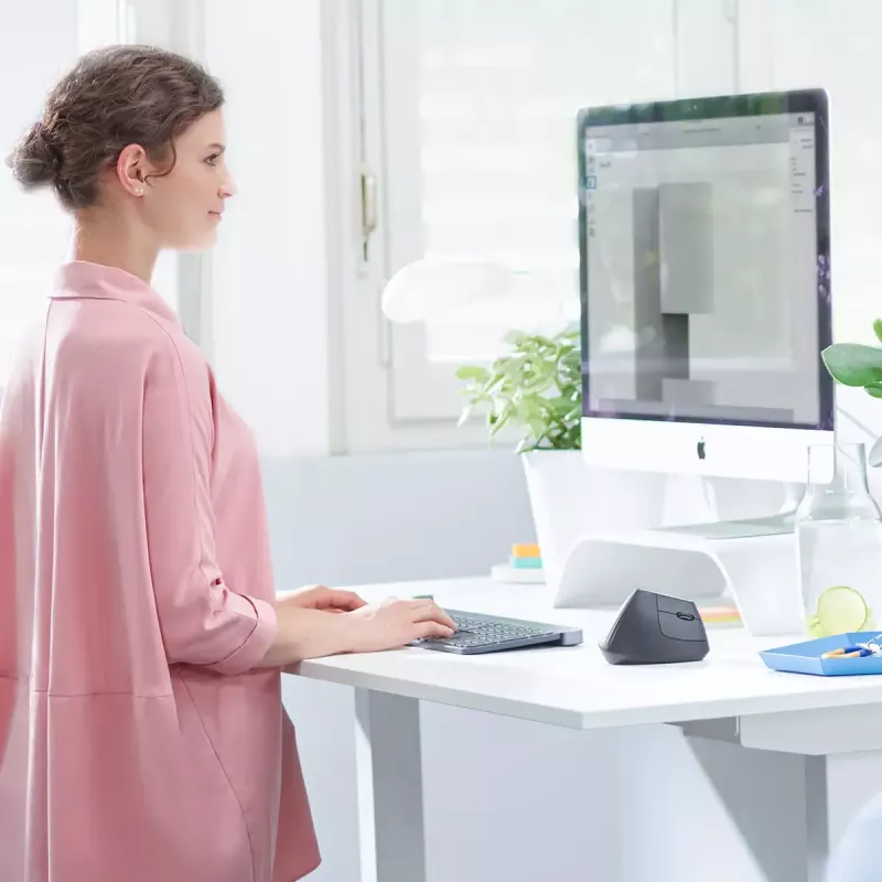 Ergonomic wireless mouse Logitech MX Vertical, MX Vertical, 4000 DPI, RF Wireless + Bluetooth, right-hand, Graphite, office use