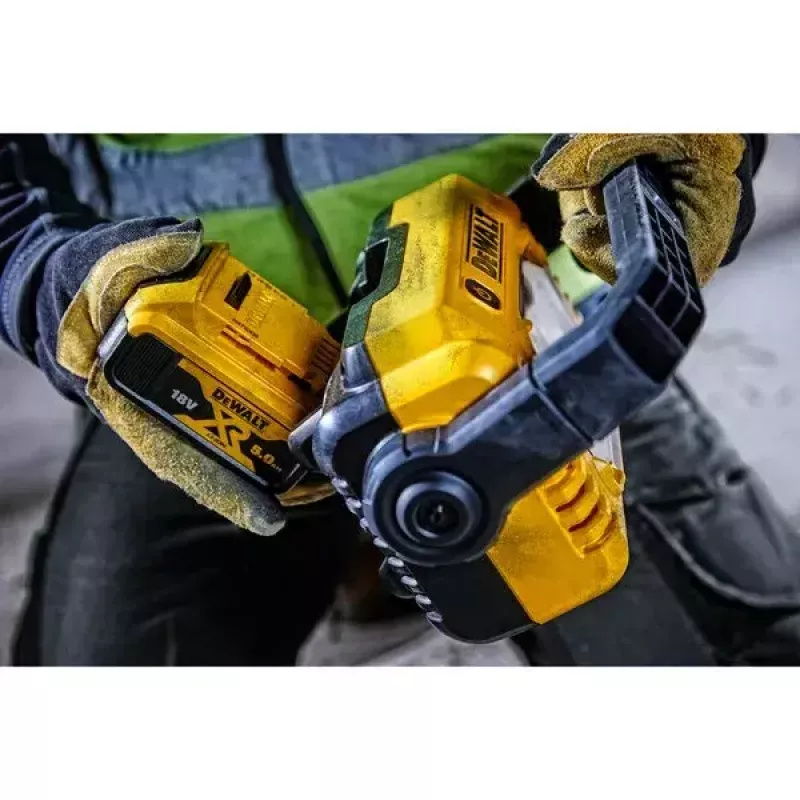 Freestanding work light DeWalt DCL077-XJ, 2000 lm, IP54, cordless (battery sold separately)