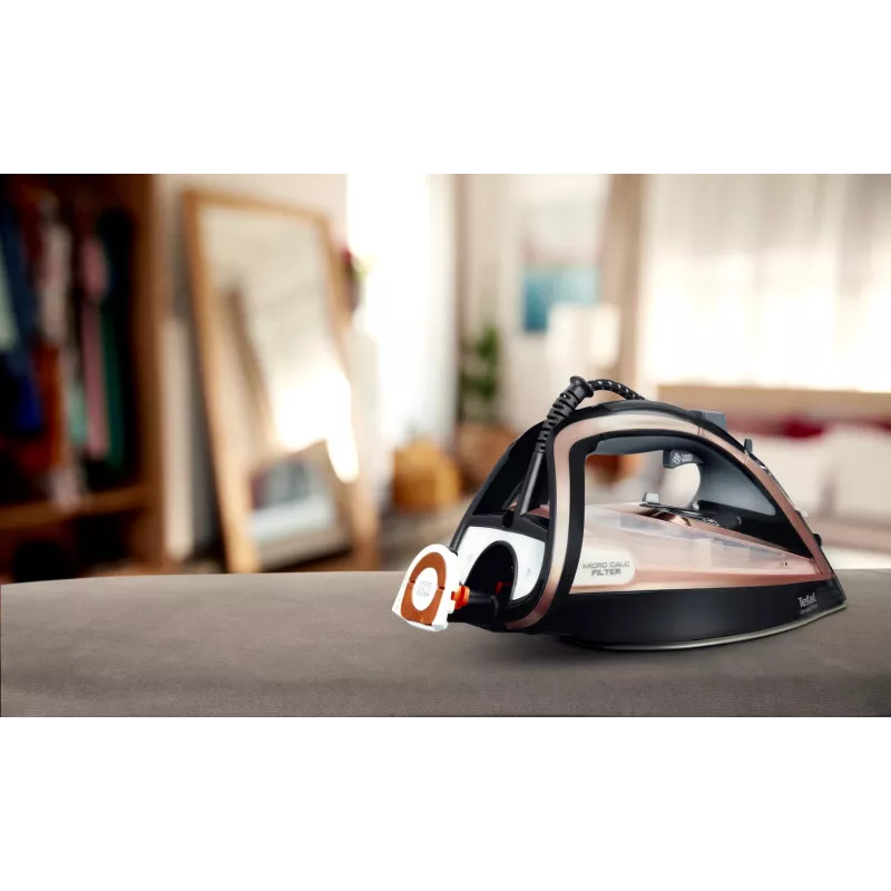 Tefal Ultimate Pure FV9845 steam iron, 3200 W, Durilium AirGlide Autoclean soleplate, 60 g/min continuous steam, 260 g/min steam boost, 350 ml tank, vertical steam, black/copper