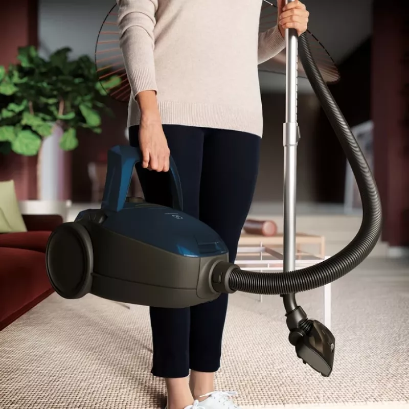 Cylinder vacuum Electrolux PD82-4ST — 3.5 L dust bag, EPA E12, 500 W, 12 m radius, 57 dB