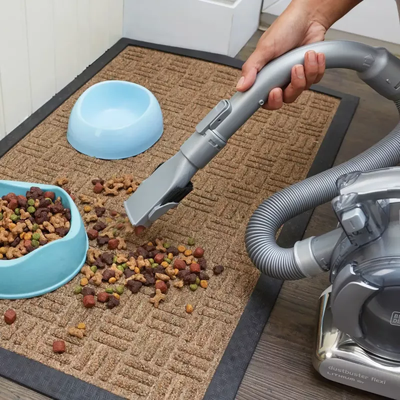 Handheld vacuum Black & Decker PD1820L-QW — 18V Li‑Ion, 1.5Ah, 0.56L bagless, 15 min runtime