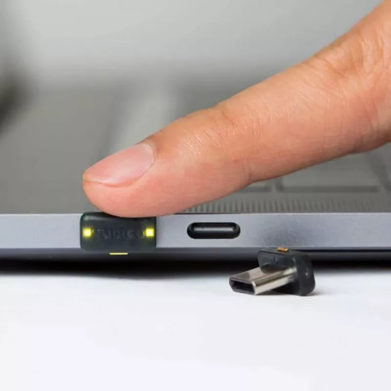 Security Key Yubico YubiKey 5C Nano