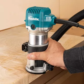 Router Makita RT0702CX2J — 710 W, 10,000–34,000 RPM, 8 mm collet, 0–40 mm depth, 1.8 kg