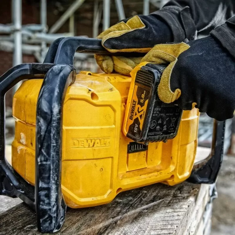 Portable radio DeWALT DCR029-QW DAB FM, AC/DC power, Bluetooth, USB charging, display, black/yellow