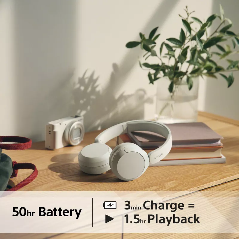 Headset Sony WH-CH520 wireless on-ear headphones, Bluetooth 5.2, 50 h playback, USB-C charging, white