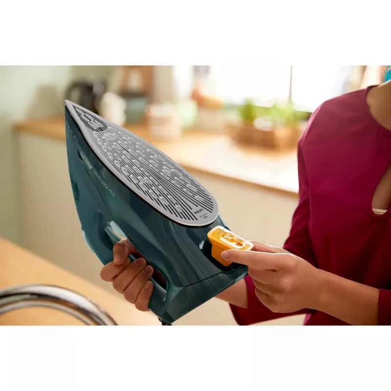 Philips 7000 series DST7050/70 iron Steam iron SteamGlide Elite soleplate 2800 W Green