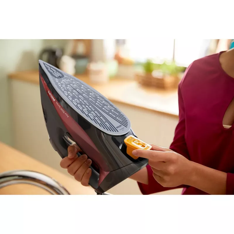 Philips 7000 series DST7022/40 iron Steam iron SteamGlide Plus soleplate 2800 W Black