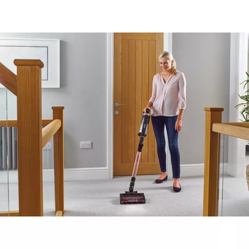 2-in-1 stick vacuum Shark Stratos, bagless, battery-powered, 60 min runtime, motorized brush, crevice tool, charging base