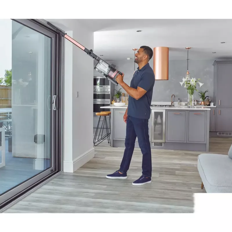 2-in-1 stick vacuum Shark Stratos, bagless, battery-powered, 60 min runtime, motorized brush, crevice tool, charging base