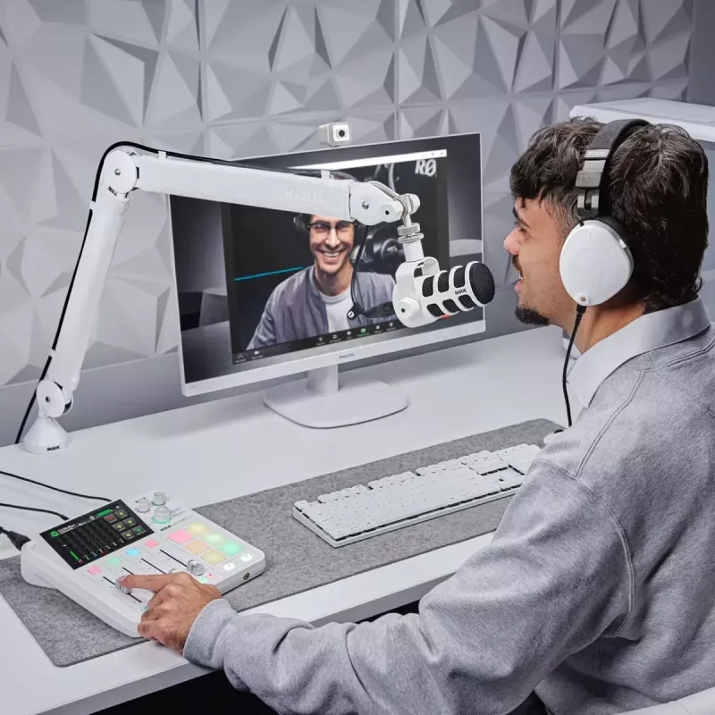 Audio interface Rode RodeCaster Duo white — 2-channel USB podcasting console with mixer and preamps
