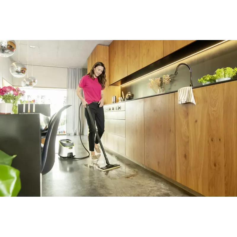 Cylinder steam cleaner Kärcher SC 4 Deluxe — 1.3 L capacity, 2200 W, 4 bar steam pressure