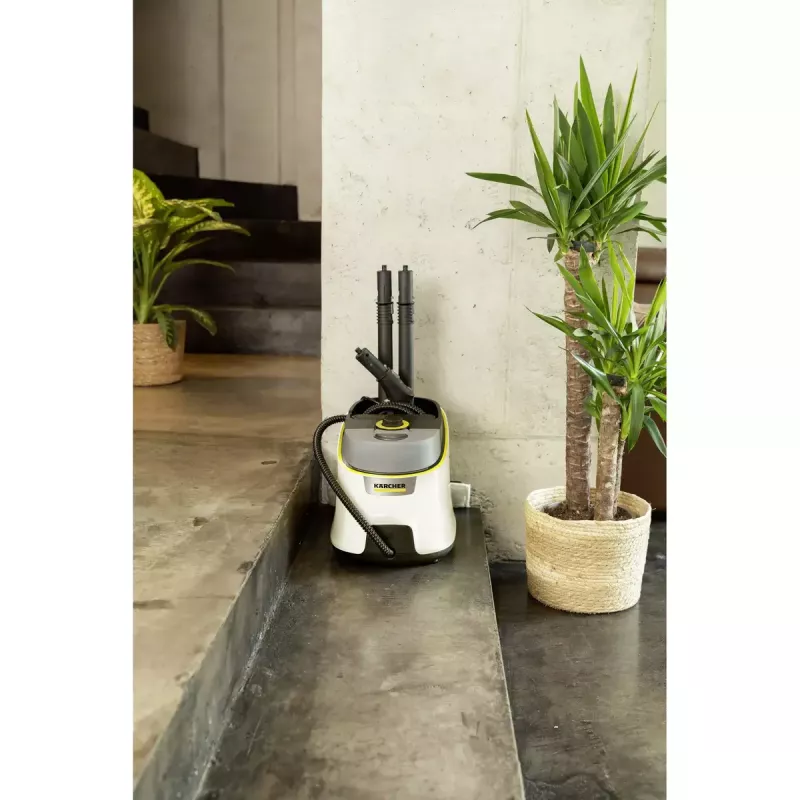 Cylinder steam cleaner Kärcher SC 4 Deluxe — 1.3 L capacity, 2200 W, 4 bar steam pressure