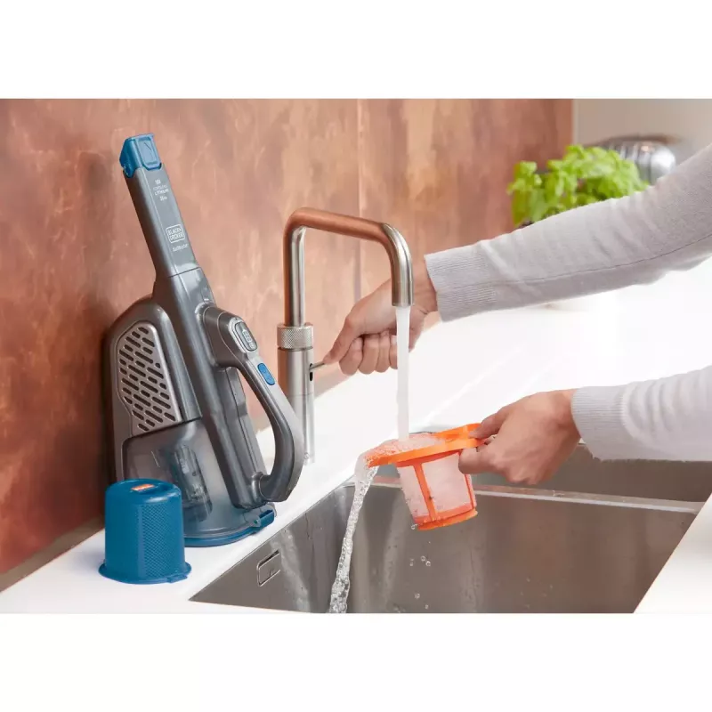 Handheld vacuum Black & Decker BHHV520BF-QW, cordless, dry cleaning, 35 W, 0.7 L dust container, 21 min runtime, 1.2 kg