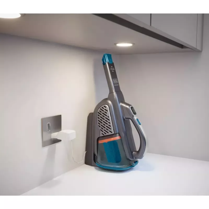 Handheld vacuum Black & Decker BHHV520BF-QW, cordless, dry cleaning, 35 W, 0.7 L dust container, 21 min runtime, 1.2 kg