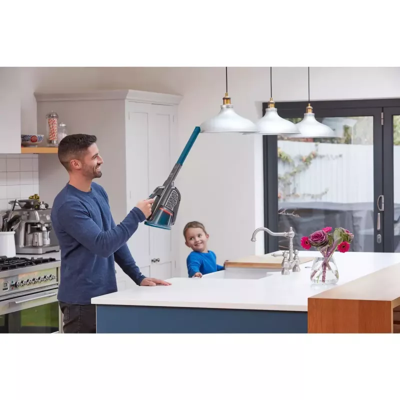 Handheld vacuum Black & Decker BHHV520BF-QW, cordless, dry cleaning, 35 W, 0.7 L dust container, 21 min runtime, 1.2 kg