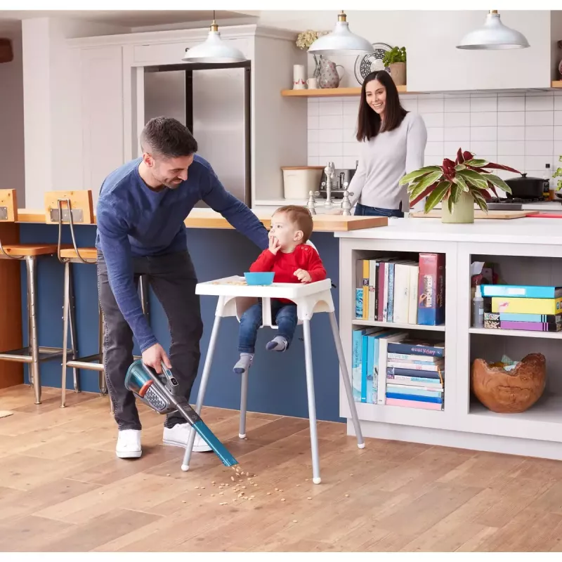 Handheld vacuum Black & Decker BHHV520BF-QW, cordless, dry cleaning, 35 W, 0.7 L dust container, 21 min runtime, 1.2 kg