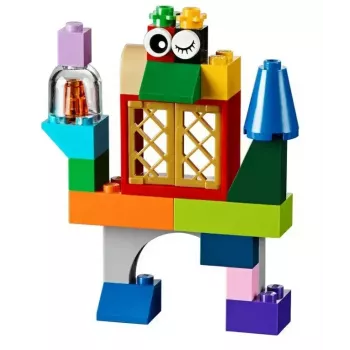 Building set LEGO Classic 10698 — 790 pieces, multicolour, 33 colours, includes green base plates and accessories