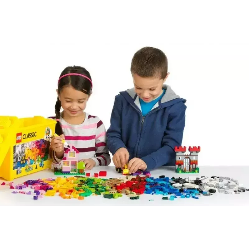 Building set LEGO Classic 10698 — 790 pieces, multicolour, 33 colours, includes green base plates and accessories