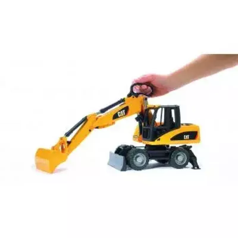 Wheel excavator BRUDER CAT 2445