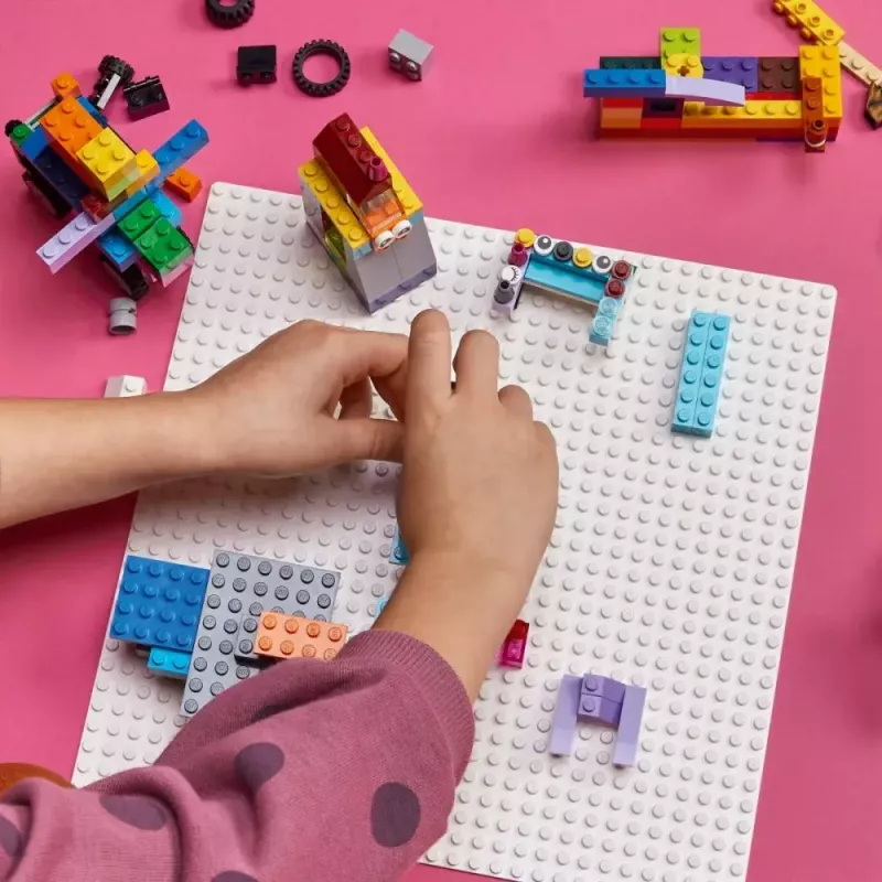 Building plate LEGO 11026 — baseplate 32x32 studs, white