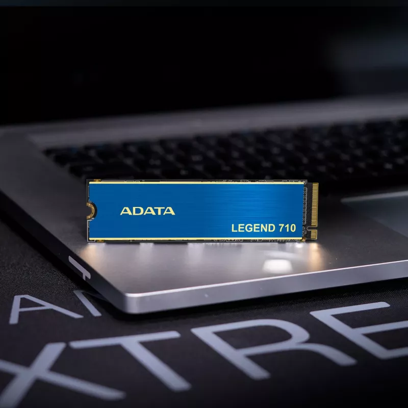 SSD M.2 ADATA LEGEND 710 256 GB — PCIe 3.0 NVMe, Read 2100 MB/s, Write 1000 MB/s