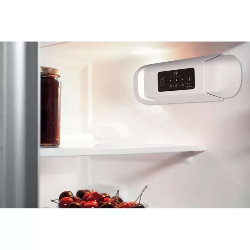 Whirlpool WBUL021 fridge Built-in 144 L White