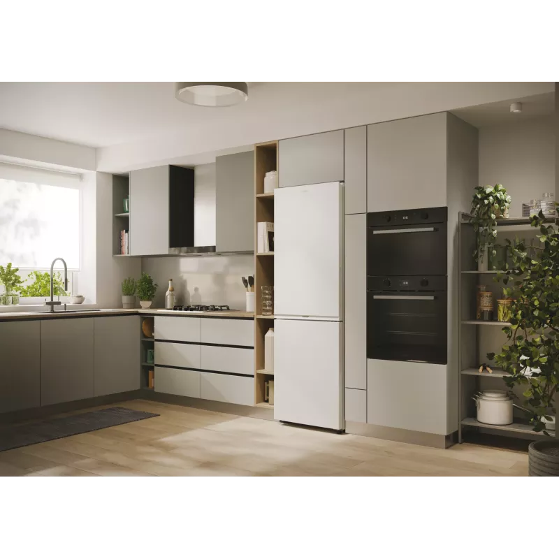 Candy Fresco CNCQ2T618EW Freestanding 355 L White