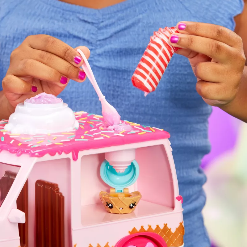 MGA Entertainment Yummiland Lipgloss Truck Doll trailer