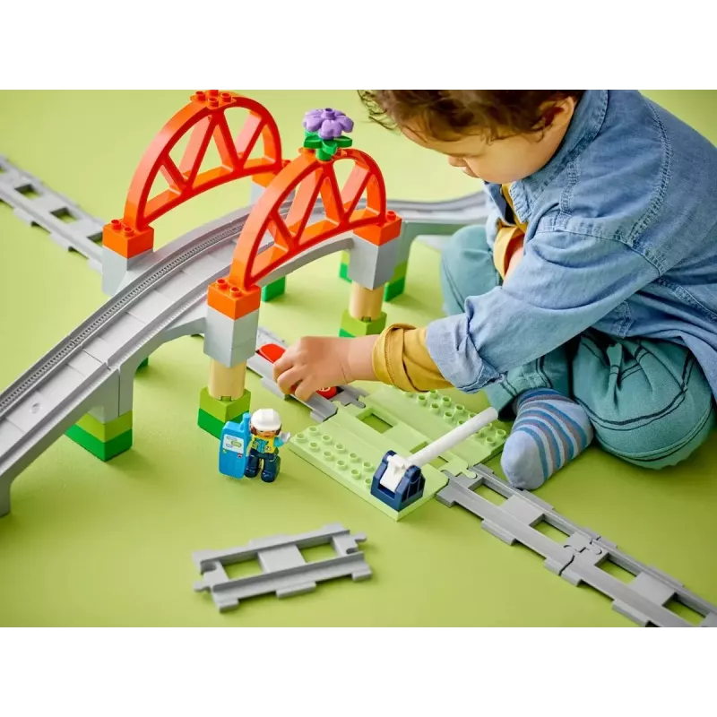 LEGO DUPLO Railway Bridge and Tracks Expansion Set 10426 – DUPLO railway bridge and curved tracks for young children