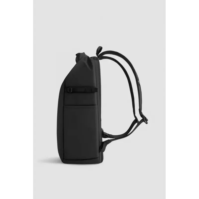 Backpack XDDESIGN P706.2801 Urban water-resistant 20L, 15.6 inch laptop compartment, Black