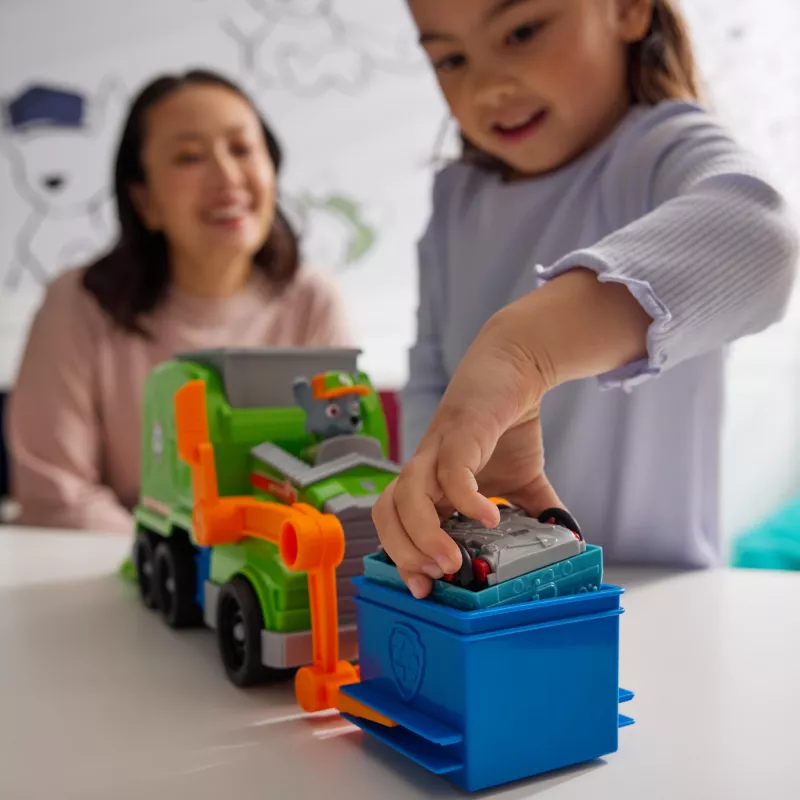 PAW Patrol : Crush N’ Roll Recycling Truck with Rocky Action Figure & Transforming Compacted Trash Vehicle, Kids Toys for Boys & Girls Ages 3 and up