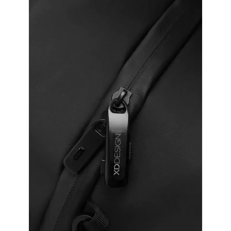 Duffle bag XDDESIGN P706.2901, water resistant, 50×33×26 cm, 900 g, fits up to 16 inch laptop, shoulder strap, reflective elements