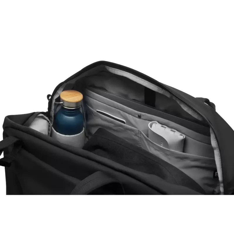 Duffle bag XDDESIGN P706.2901, water resistant, 50×33×26 cm, 900 g, fits up to 16 inch laptop, shoulder strap, reflective elements
