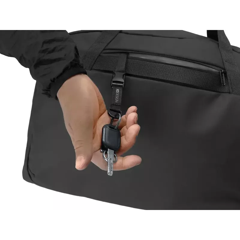 Duffle bag XDDESIGN P706.2901, water resistant, 50×33×26 cm, 900 g, fits up to 16 inch laptop, shoulder strap, reflective elements