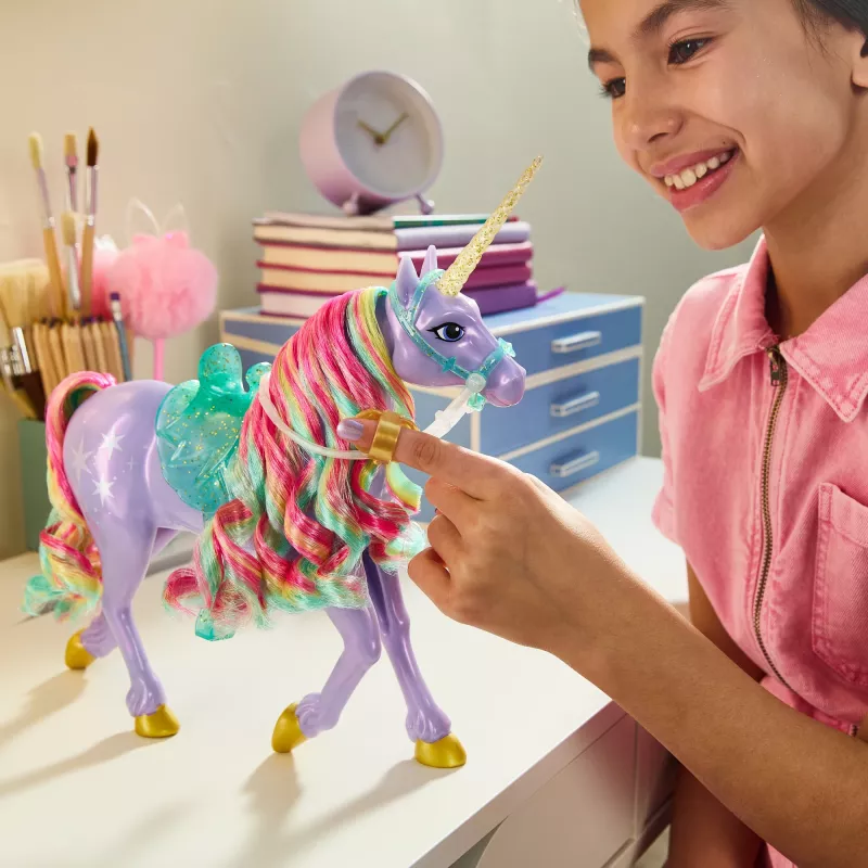 Spin Master Unicorn Academy Wildstar unicorn figure 11 inch with translucent saddle and bridle, multicolour, plastic, for ages 4+