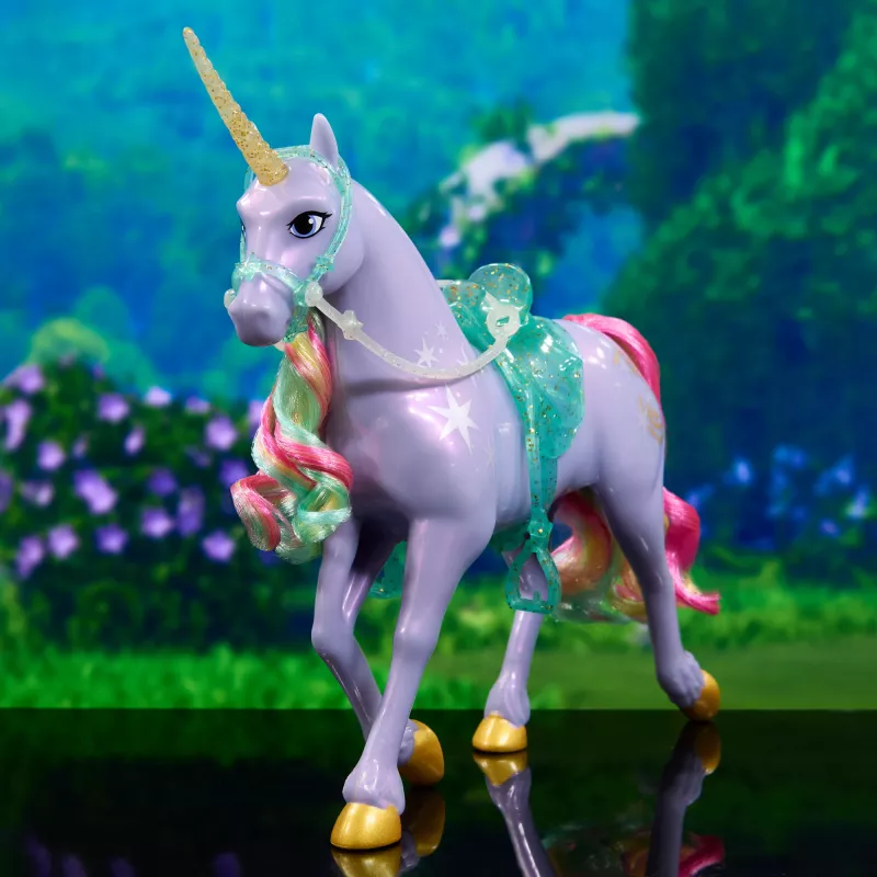 Spin Master Unicorn Academy Wildstar unicorn figure 11 inch with translucent saddle and bridle, multicolour, plastic, for ages 4+