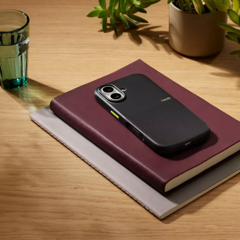 APPLE Beats iPhone 17 - Rugged Case With Magsafe And Camera Control - Everest Black