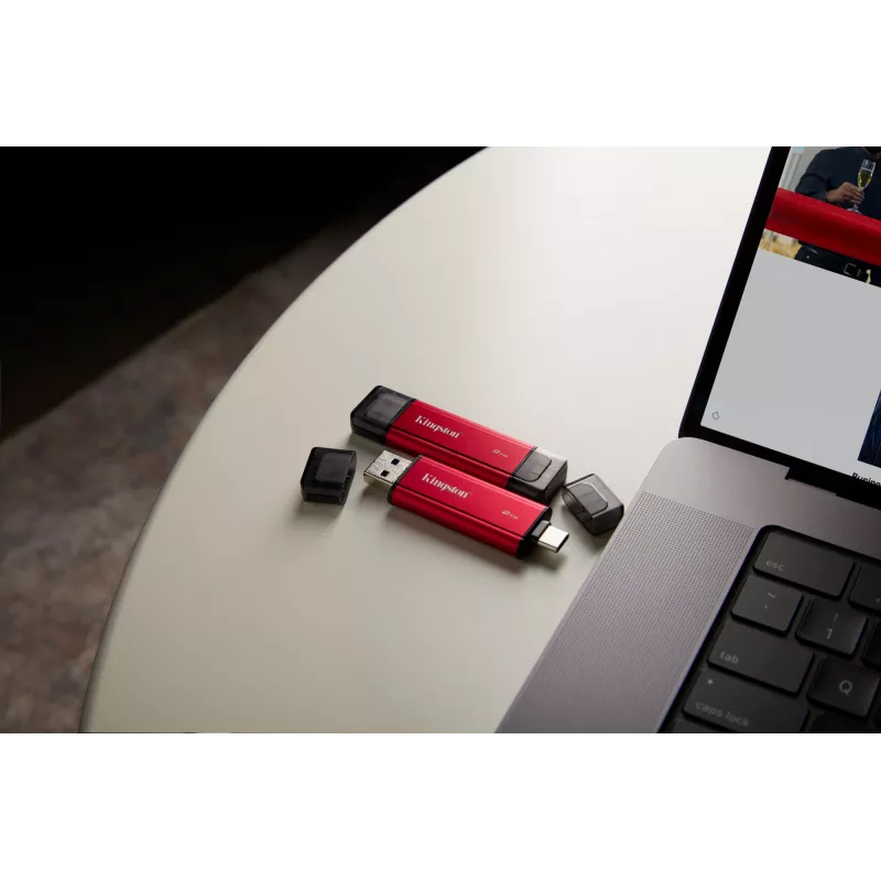 External SSD Kingston 2TB Dual USB-A/USB-C, USB 3.2 Gen 2, Read 1050 MB/s, Write 950 MB/s, Black/Red