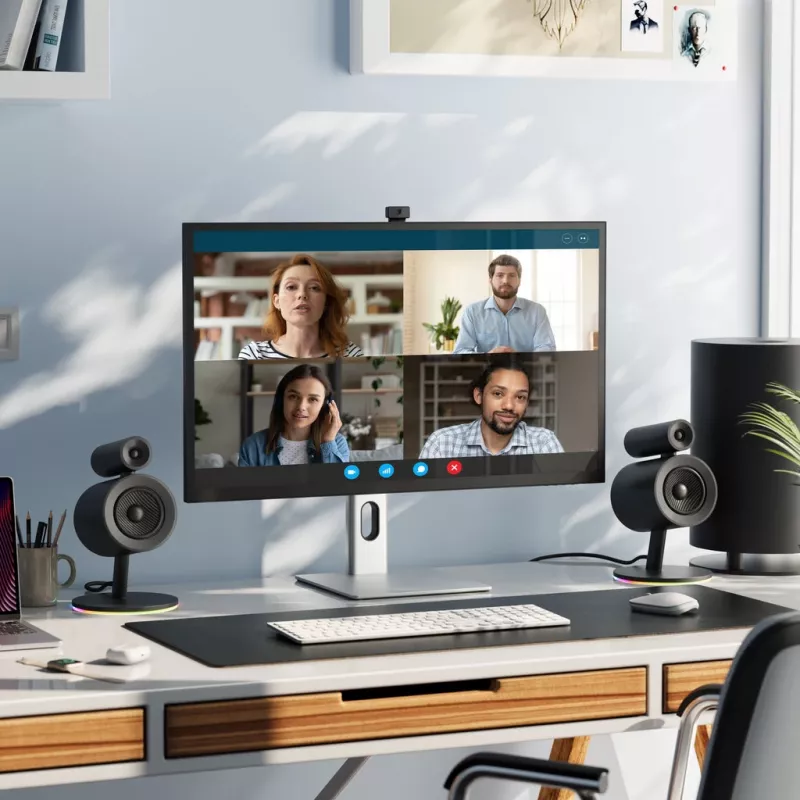 ALOGIC Desktop Monitor - Clarity Max Pro - 32in - 3840x2160 (4K UHD) with USB-C Power Delivery and Webcam