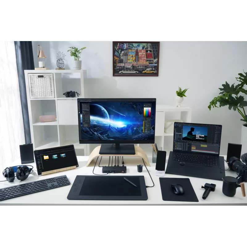 Docking station ASUS DC500 Thunderbolt 4 Triple 4K, 150W PD, 3 displays, 2x HDMI 2.1, 2x USB‑A, 2x USB2.0, RJ‑45, MicroSD