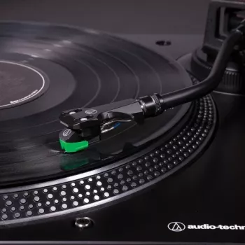 AUDIO-TECHNICA Direct-drive Turntable (analog & USB) At-lp120xUSB