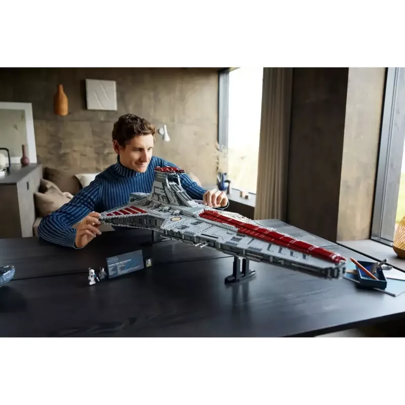LEGO Star Wars Republic Venator Class Attack Cruiser 75367 — construction set, 5,374 pcs, 320×1,090×540 mm, 2 minifigures, age 18+