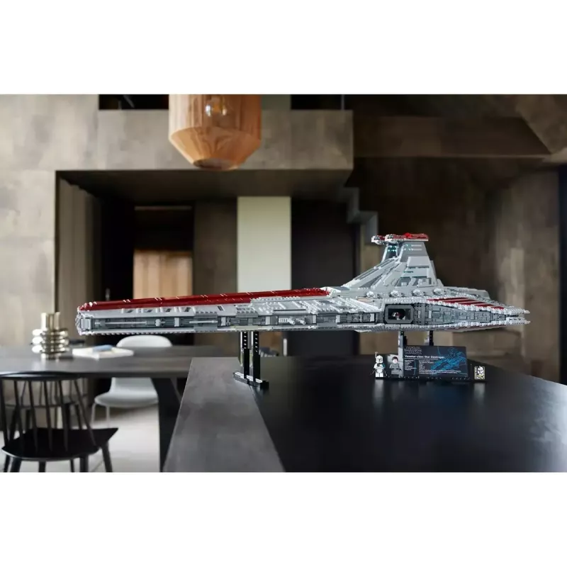 LEGO Star Wars Republic Venator Class Attack Cruiser 75367 — construction set, 5,374 pcs, 320×1,090×540 mm, 2 minifigures, age 18+