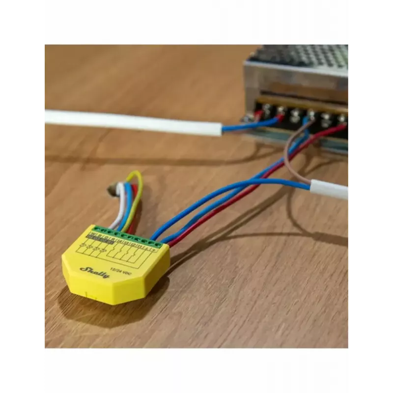 Shelly Plus RGBW PM Wireless Smart Light Green Yellow