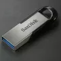 WESTERN DIGITAL SanDisk Ultra Flair - 16GB USB Stick - USB 3.0 - Black / Silver