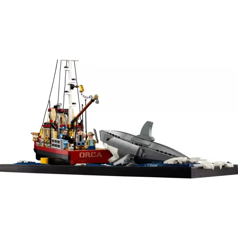 Construction toy LEGO Ideas 21350 Jaws set — 1497 pieces, 3 minifigures, boat and iconic shark, recommended age 18+