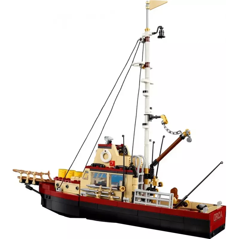 Construction toy LEGO Ideas 21350 Jaws set — 1497 pieces, 3 minifigures, boat and iconic shark, recommended age 18+