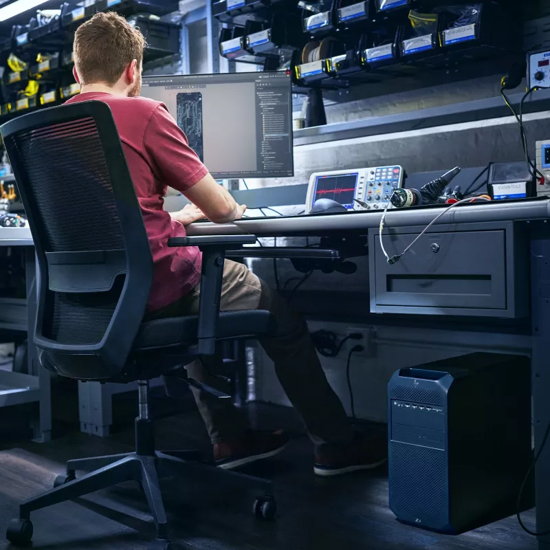 Workstation HP Z4 G5 Intel Xeon W3-2535 64GB 1TB SSD NVIDIA Quadro RTX 4000 Windows 11 Pro